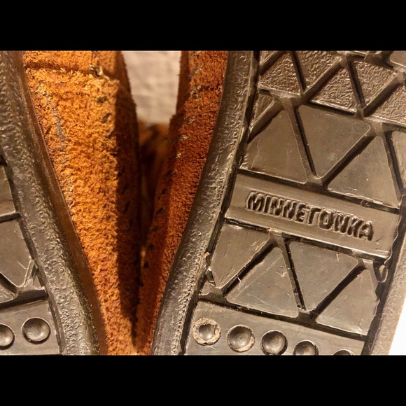 LOWER PRICE! MINNETONKA VINTAGE FRINGE BOOT (5B-04162920) - Picture 8 of 8